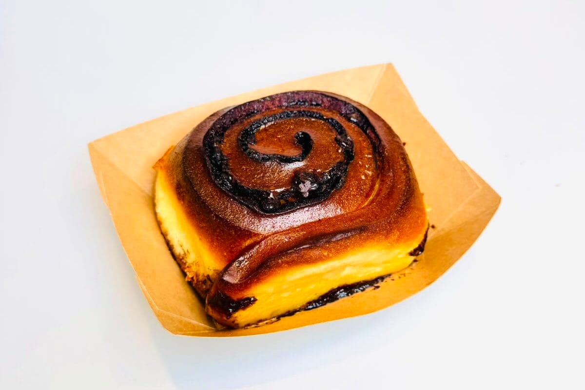 Cinnamon Rolls cu cacao și fulgi de ciocolată